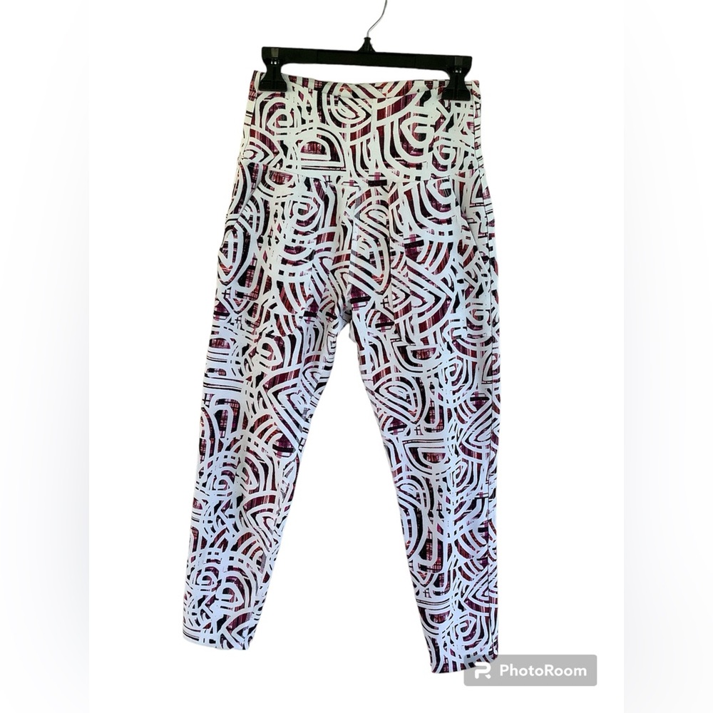 Kinesis Dillard's Cropped Athletic Leggings XS Abstract Print *Bra $5 w/purchase